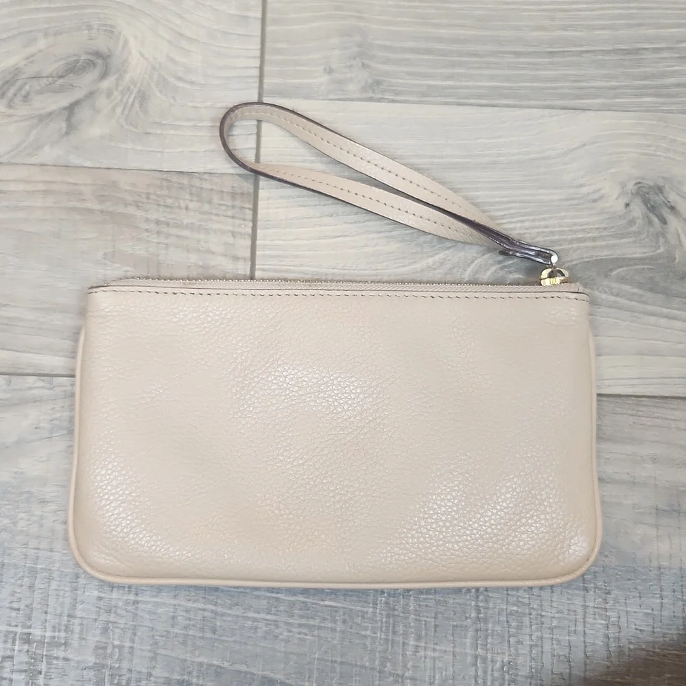 Kate Spade Leather Cream Wristlet with Navy Blue Interior‎